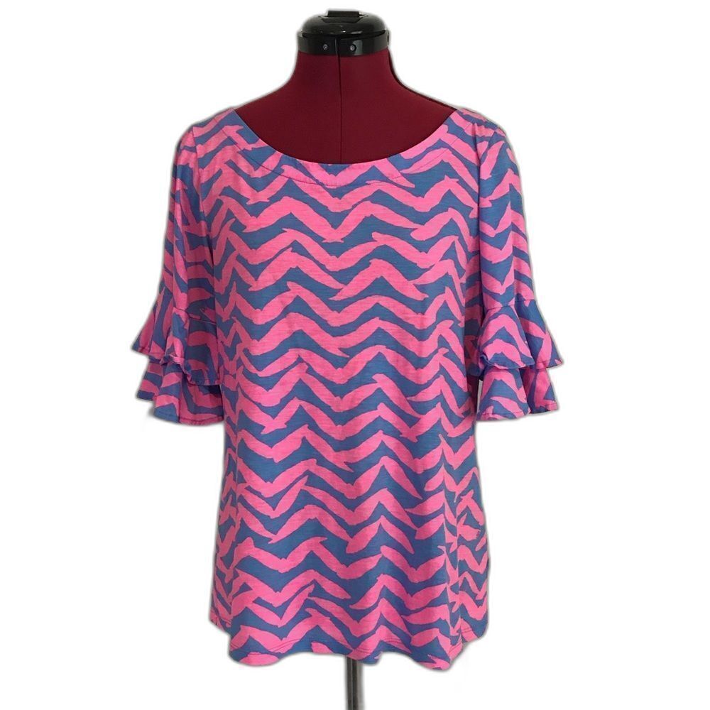 Lilly Pulitzer Lula Top Size Medium Pink & Blue Ruffle Sleeve Got Lucky Print - Picture 2 of 12